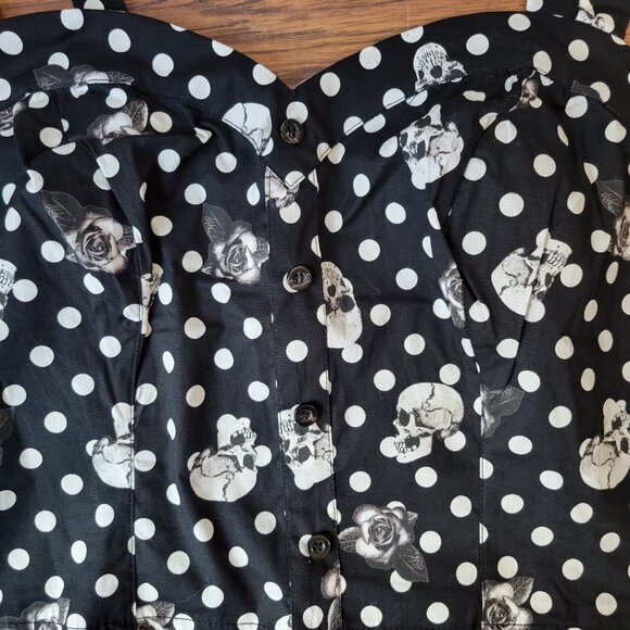 HOT TOPIC Black White Skull Rose Polka Dot Button Cropped Tank Top sz XL Pin-Up - Picture 5 of 7